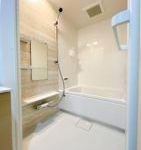 (bath room<!--bath room-->)