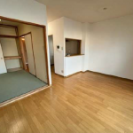 (living room<!--living room-->)
