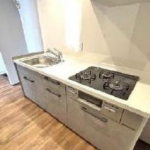 (kitchen<!--kitchen-->)