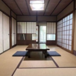 (living room<!--living room-->)