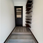 (interior<!--interior-->)