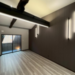 (living room<!--living room-->)