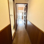(interior<!--interior-->)