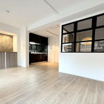 (living room<!--living room-->)