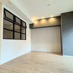 (living room<!--living room-->)