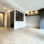 (living room<!--living room-->)