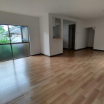 (living room<!--living room-->)