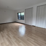 (living room<!--living room-->)