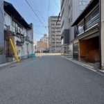 (surrounding area<!--surrounding area)