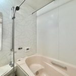 (bath room<!--bath room-->)