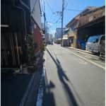 (surrounding area<!--surrounding area)